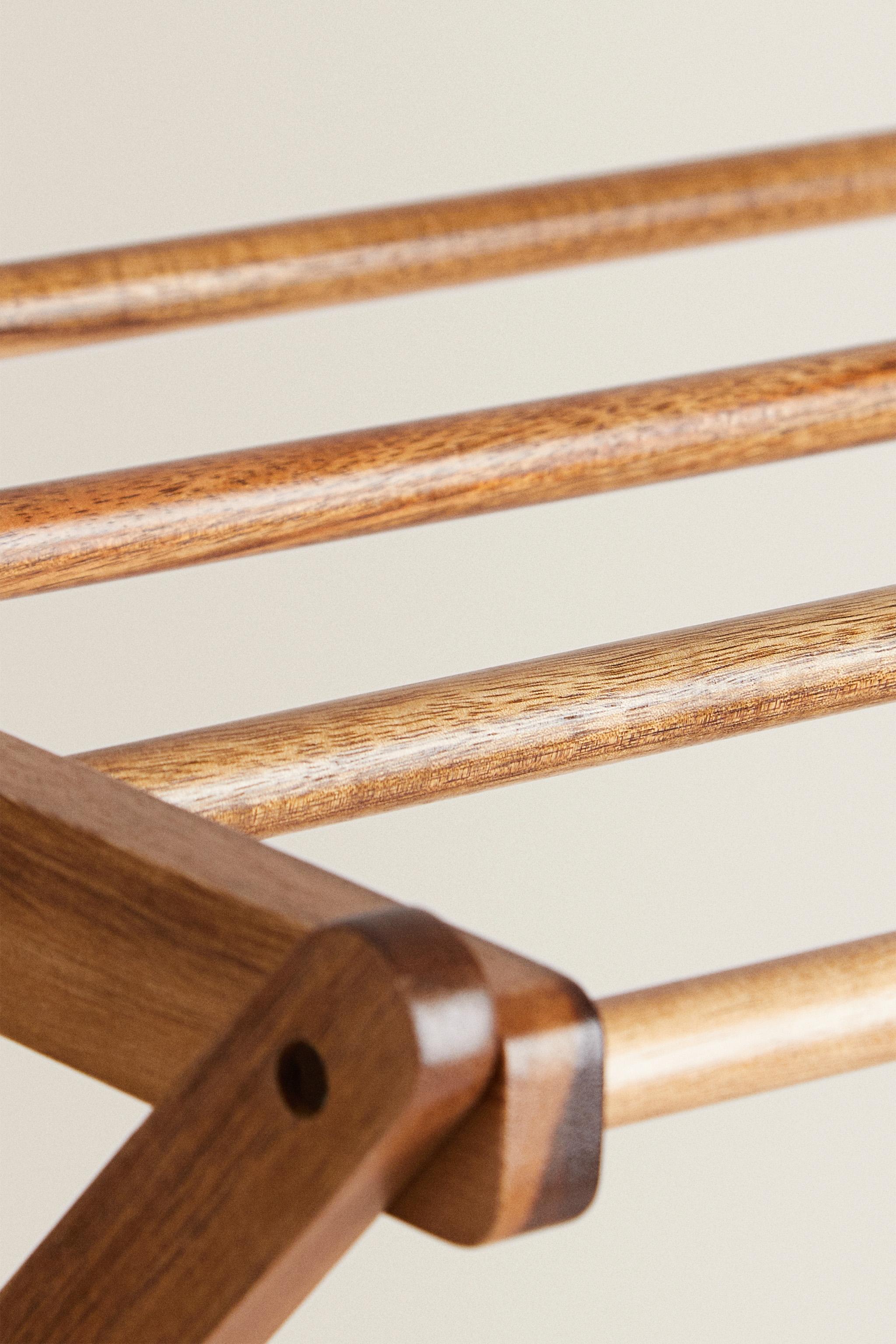 WOODEN VERTICAL FOLDING CLOTHES HORSE